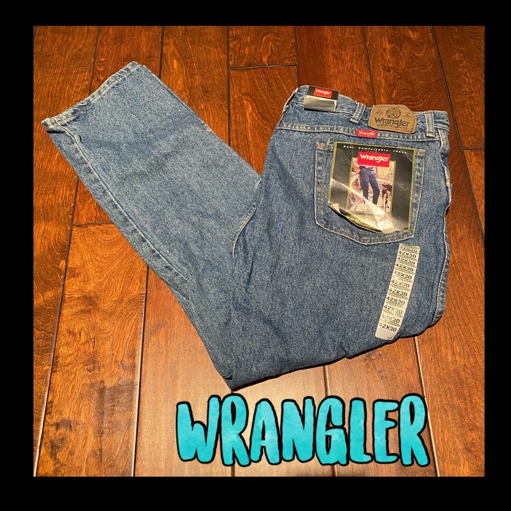 ♠️NWT♠️Wrangler Regular Fit Jeans 42 x 30